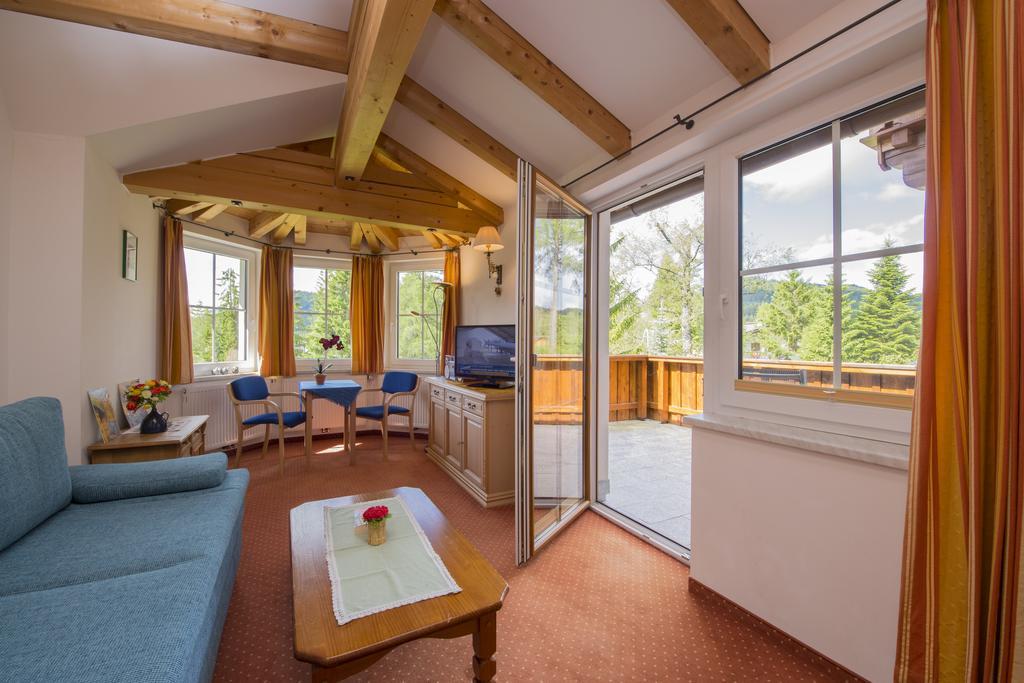 Landhaus Charlotte Am Geigenbuehel -Apartments Seefeld in Tirol Exterior photo