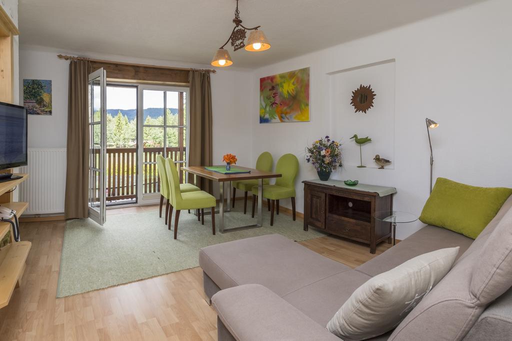 Landhaus Charlotte Am Geigenbuehel -Apartments Seefeld in Tirol Exterior photo